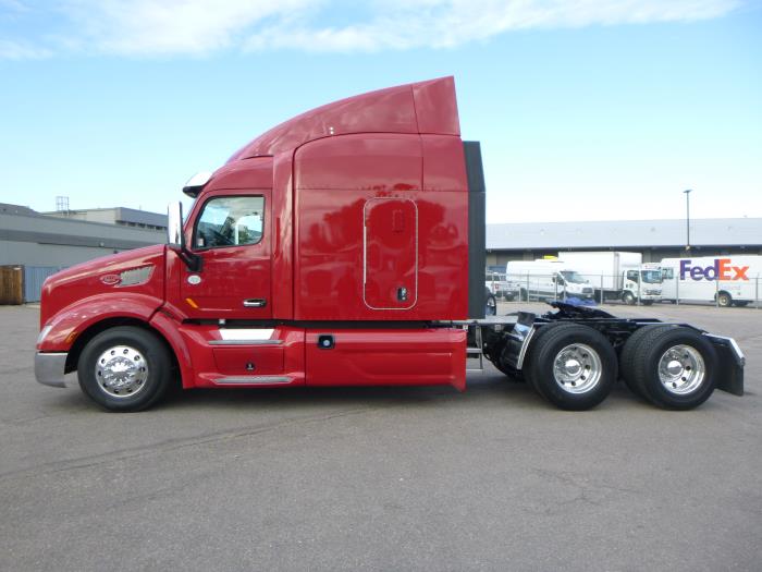 2022 Peterbilt 579-4