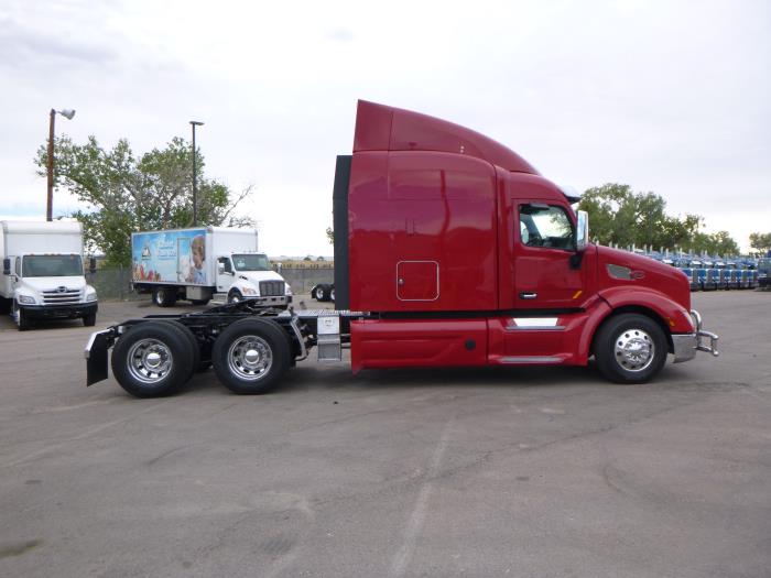 2022 Peterbilt 579-8