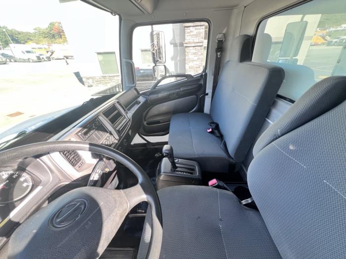 2018 Hino 268A-9