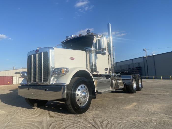 2025 Peterbilt 589-2