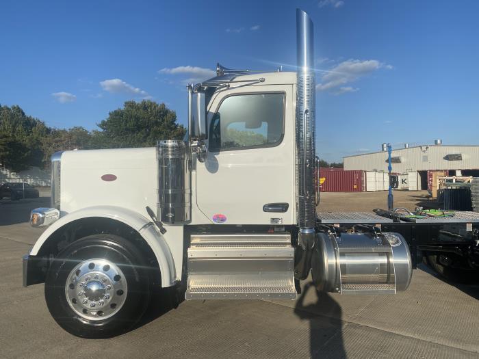 2025 Peterbilt 589-5