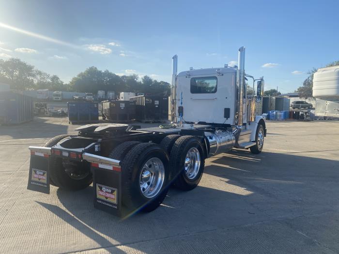 2025 Peterbilt 589-8