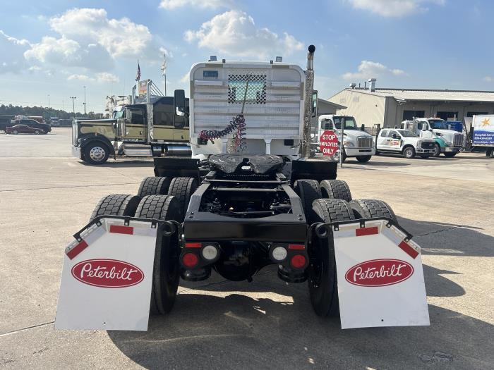 2016 Peterbilt 579-4