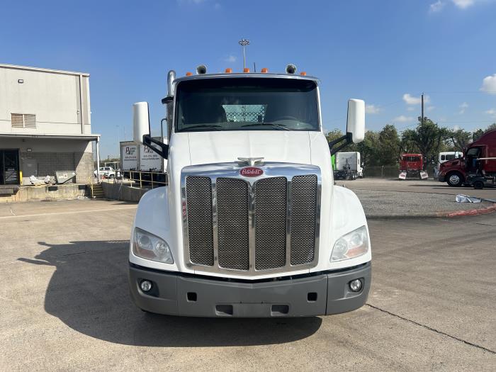 2016 Peterbilt 579-8