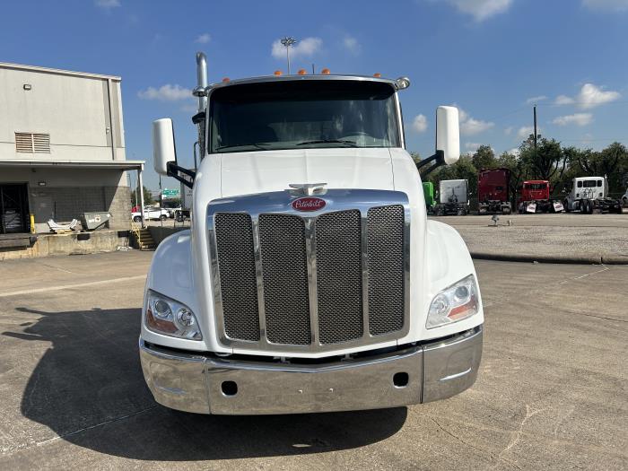 2018 Peterbilt 579-8