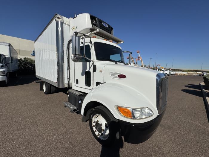 2018 Peterbilt 325-7