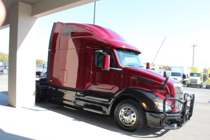 2023 Peterbilt 579-7