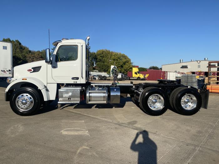 2025 Peterbilt 567-4