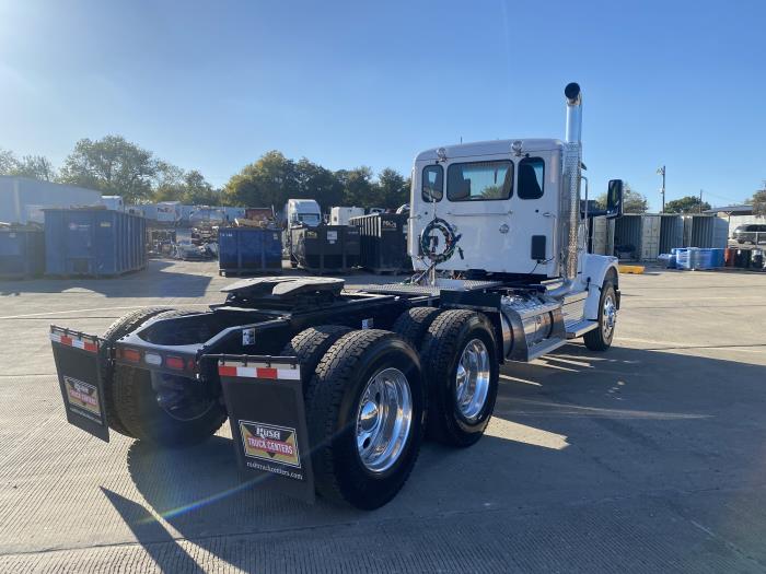 2025 Peterbilt 567-8