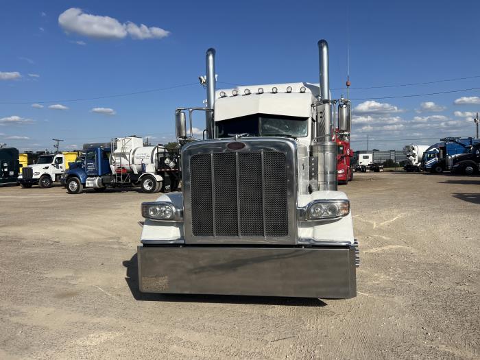 2020 Peterbilt 389-25