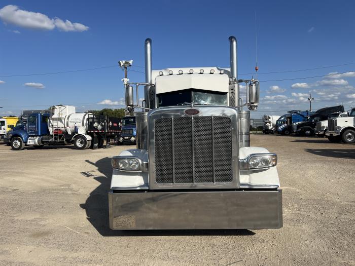 2020 Peterbilt 389-26