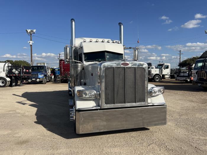 2020 Peterbilt 389-27