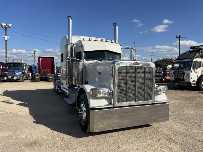 2020 Peterbilt 389-28