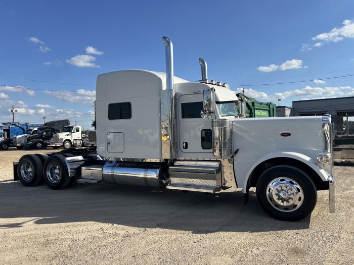 2020 Peterbilt 389-2