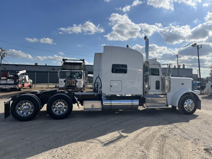 2020 Peterbilt 389-31