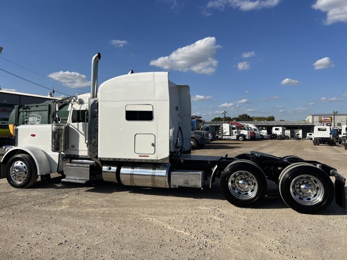 2020 Peterbilt 389-39