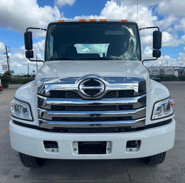 2025 Hino L6-8