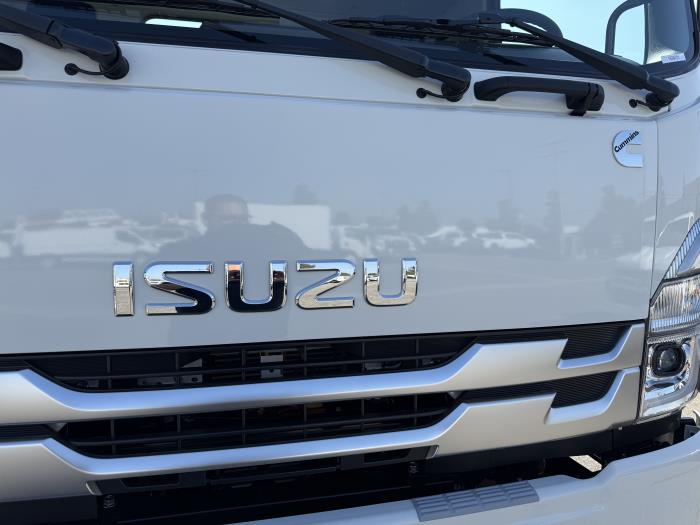 2025 Isuzu FTR-7