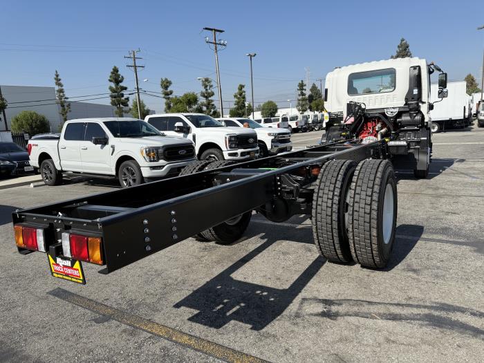 2025 Isuzu FTR-4