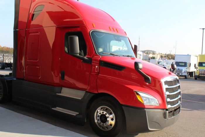 2021 Freightliner Cascadia-6