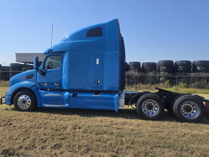 2021 Peterbilt 579-4