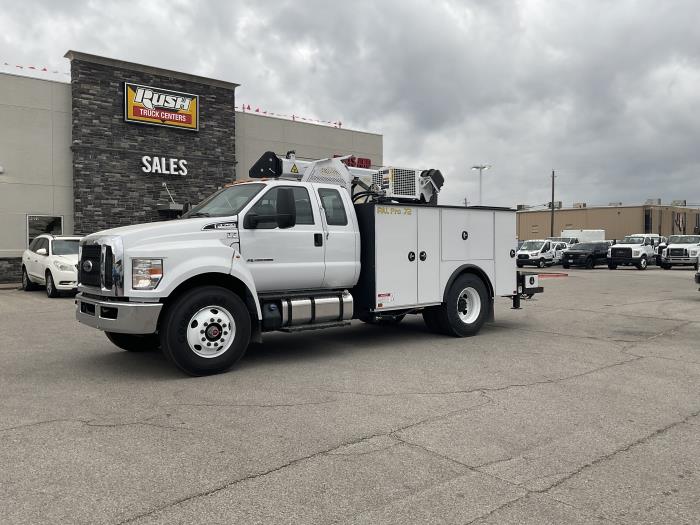 2025 Ford F-750-1