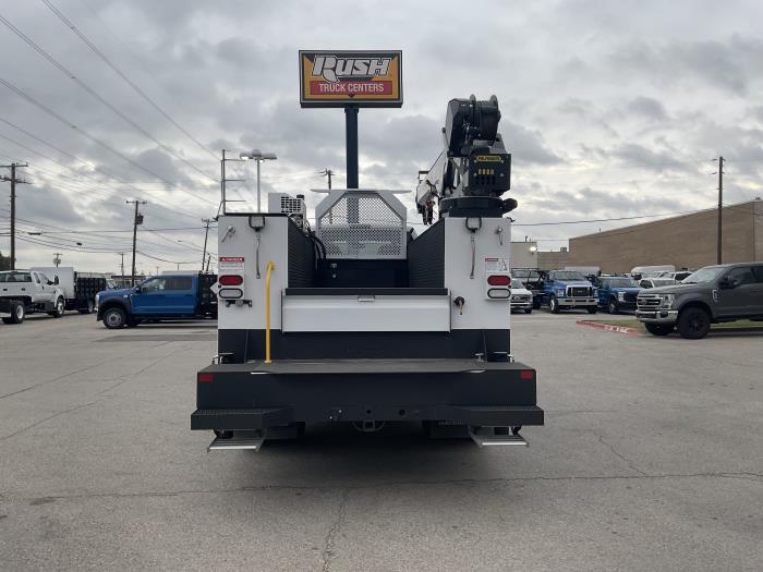 2025 Ford F-750-4