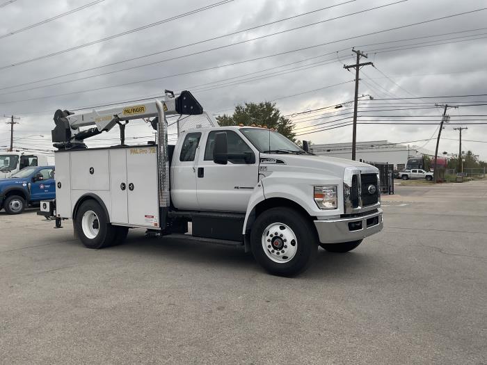 2025 Ford F-750-7