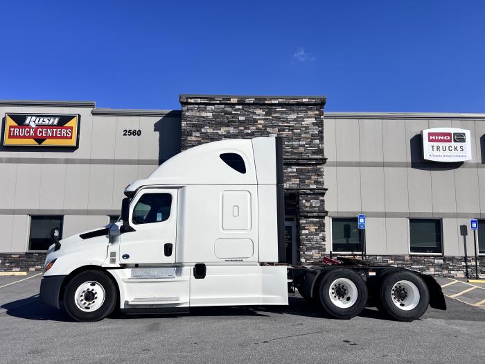 2020 Freightliner Cascadia-2