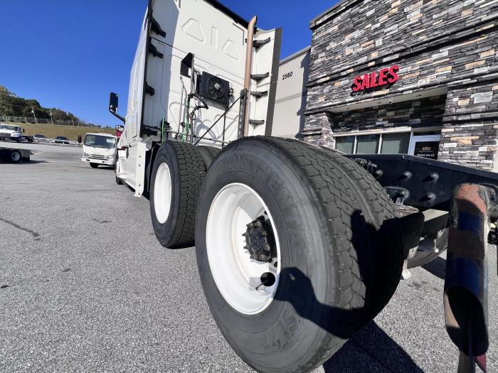 2020 Freightliner Cascadia-8