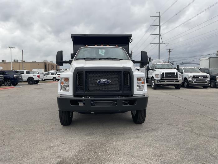 2025 Ford F-650-8