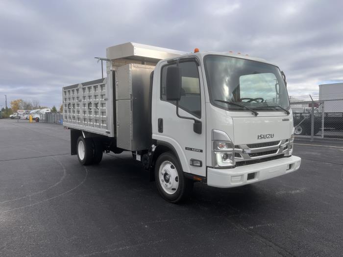 2025 Isuzu NRR-4