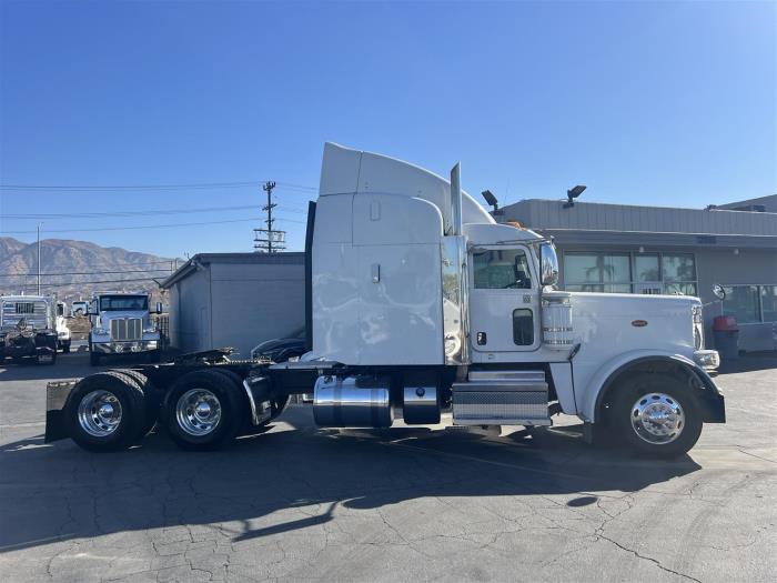 2018 Peterbilt 389-3