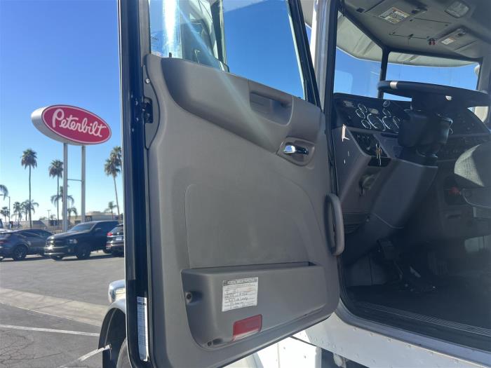 2018 Peterbilt 389-18