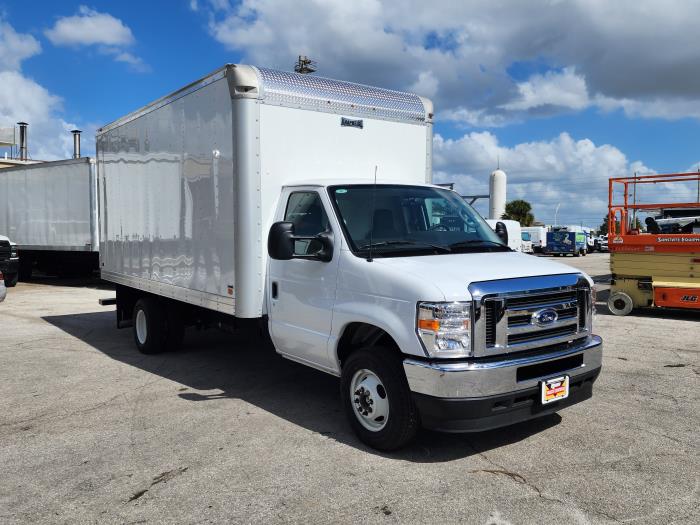 2025 Ford E-450-3