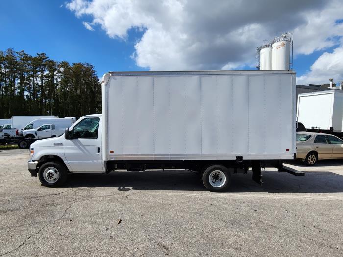 2025 Ford E-450-5