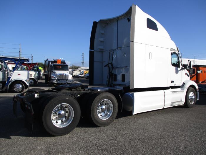 2023 Peterbilt 579-5