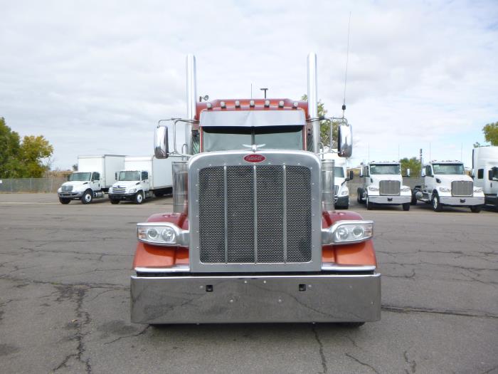 2022 Peterbilt 389-3