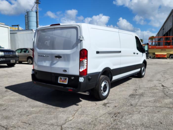 2024 Ford Transit-250-7