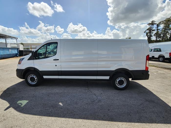 2024 Ford Transit-250-8