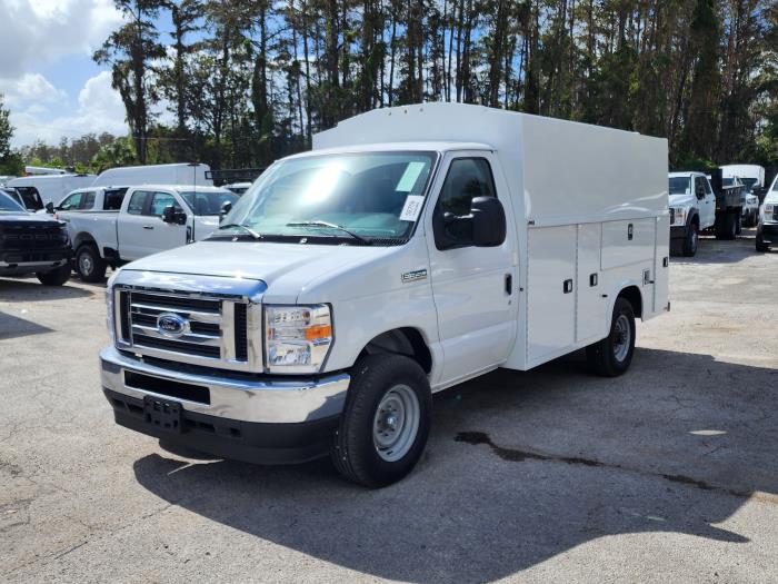 2025 Ford E-350-1