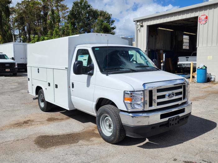 2025 Ford E-350-3