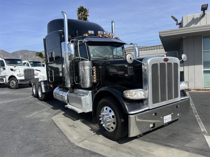 2017 Peterbilt 389-3