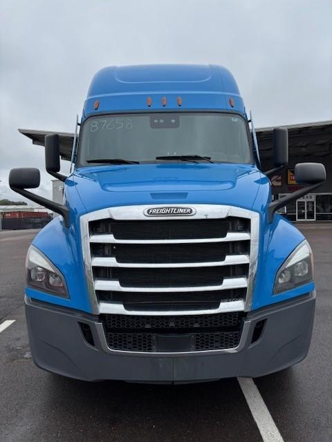 2021 Freightliner Cascadia-2