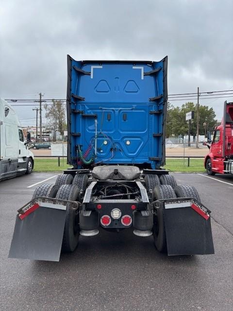 2021 Freightliner Cascadia-8