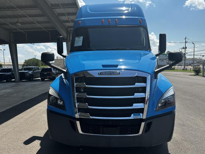 2021 Freightliner Cascadia-11