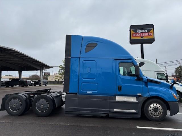 2021 Freightliner Cascadia-12