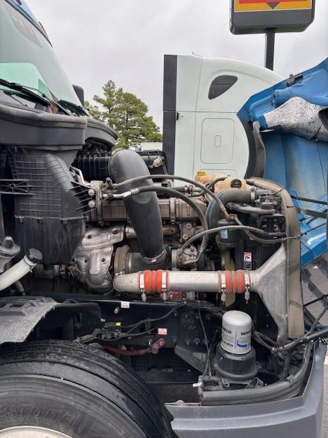 2021 Freightliner Cascadia-36