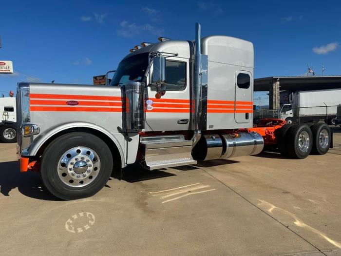 2025 Peterbilt 589-1