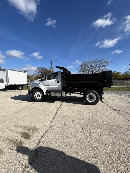 2025 Ford F-750-8